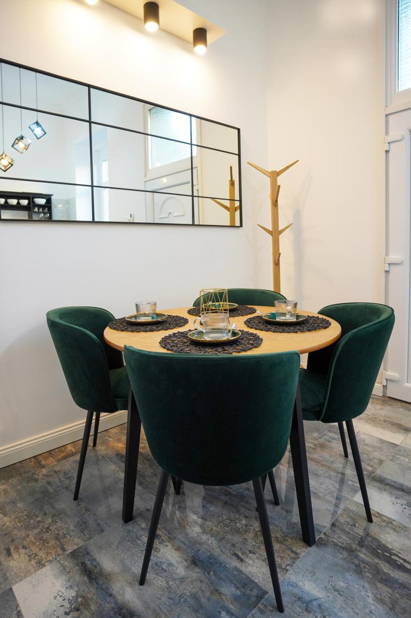 Decor Apartman Эгер Экстерьер фото